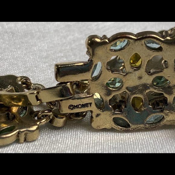 Monet bracelet gold tone, multi color faceted stones (1 missing) - Picture 3 of 15